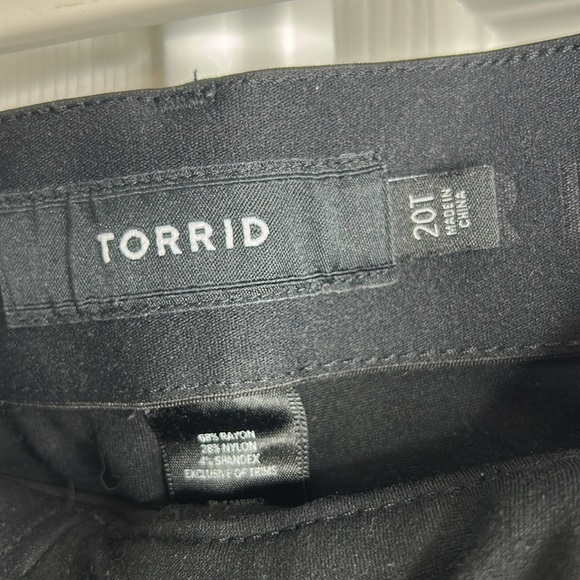 Torrid Classic Black Trousers Pockets 20 TALL - Picture 2 of 6